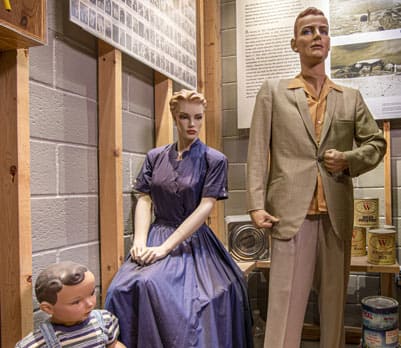 giving_pop_up_mannequin